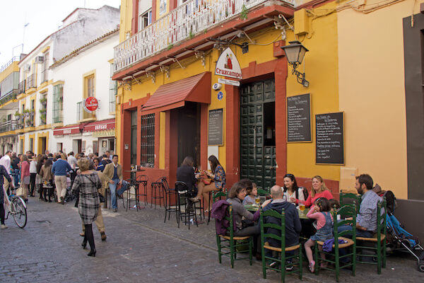 seville triana tapas food tradition andalousie espagne monplanvoyage