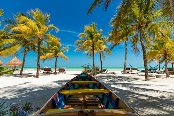 holbox ile plage cocotier bateau sable caraibes mexique monplanvoyage