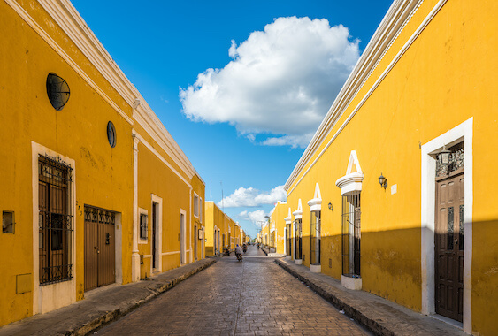 izamal ville jaune rue architecture yucatan mexique monplanvoyage