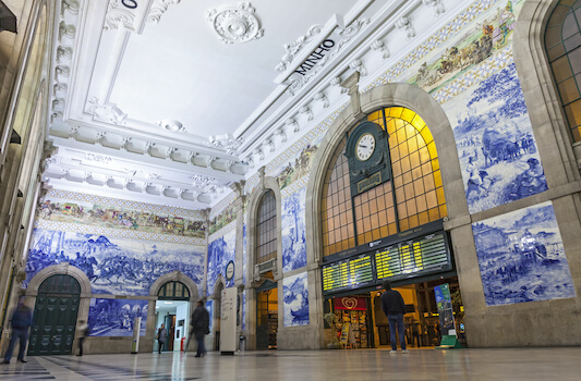 porto gare sao bento azulejo architecture portugal monplanvoyage