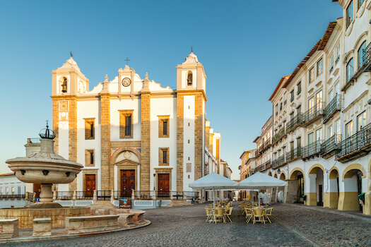 evora cathedrale place portugal monplanvoyage