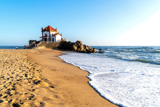 porto plage chapelle sable portugal monplanvoyage