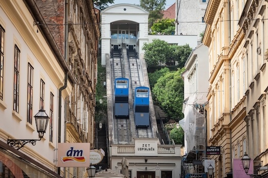 zagreb funiculaire escalier ville haute croatie monplanvoyage